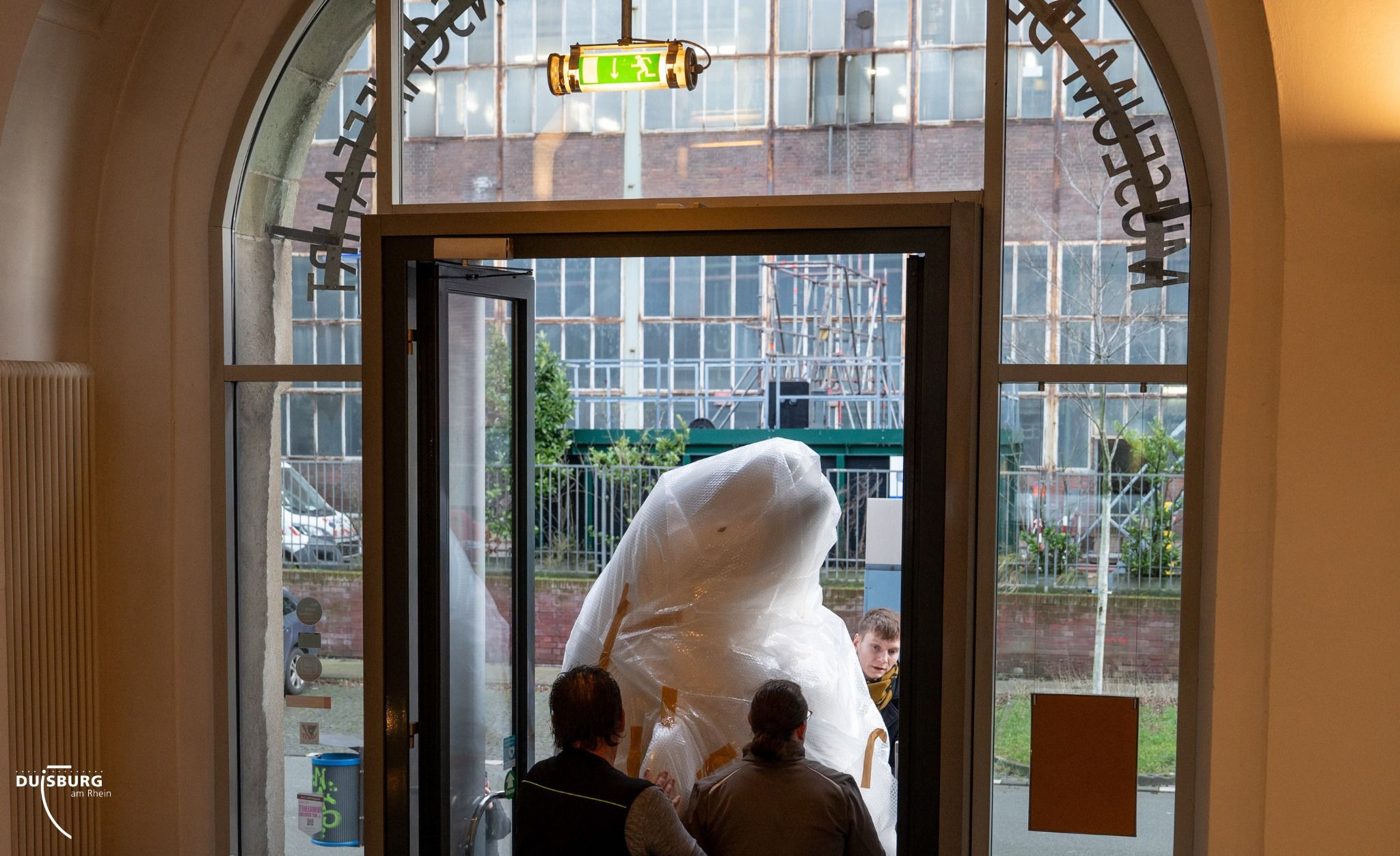 Rhineheart beim Transport vom Kultur- und Stadthistorischen Museum zurück ins Museum der Deutschen Binnenschifffahrt