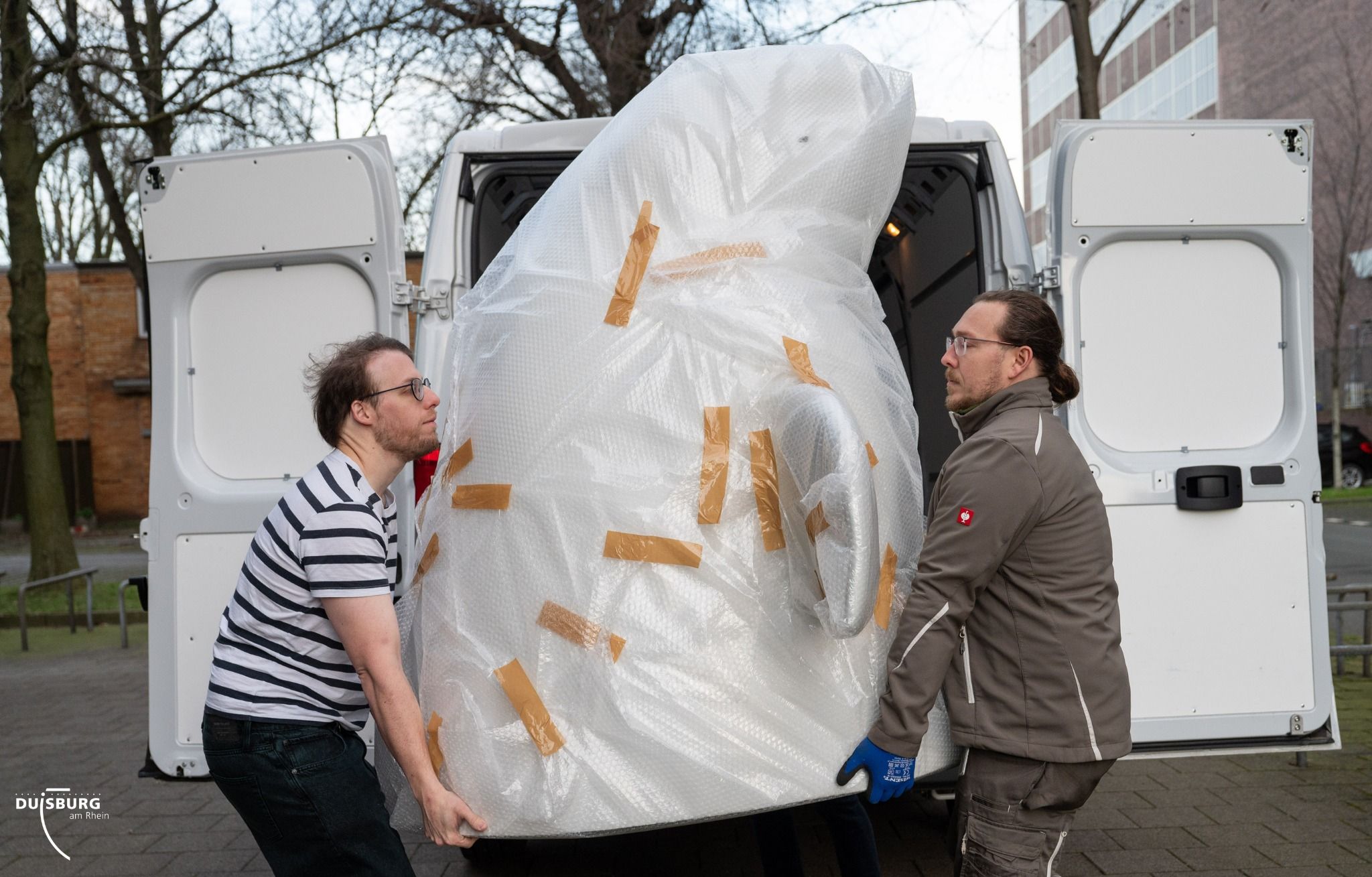 Transport der Walbüste vom KSM zurück ins MDB