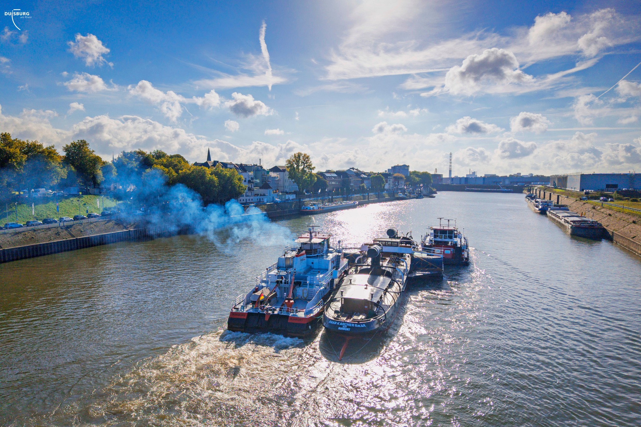 Der OSCAR HUBER kehrt zurück zum Leinpfad an der Schifferbörse